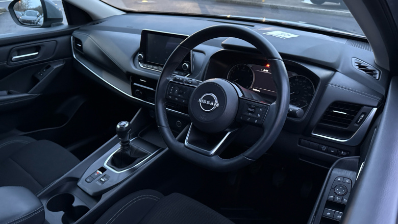 Nissan Qashqai 1.3 DiG-T MH Acenta Premium 5dr Petrol Hatchback